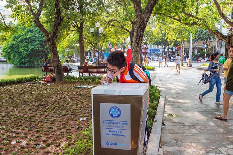 trụ uống nước
